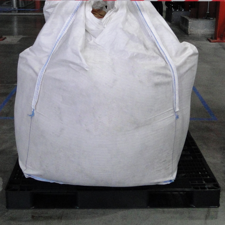 Паллет (поддон) пластиковый перфорированный на 3-х полозьях, 1050х1050х120 мм, серый [02.111.91]