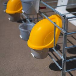 Колпак защитный для фермерского ведра пластиковый