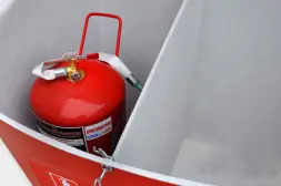 Ящик для песка и огнетушителя Boxsand объем 0,5 м3 с лопатой (секции 50/50)