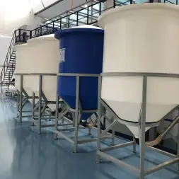 Бункер 1000 л в обрешетке