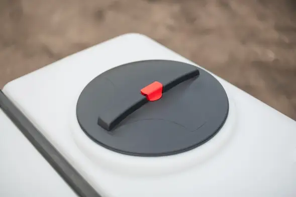 Емкость KR 4000л белая в обрешетке (полный слив)