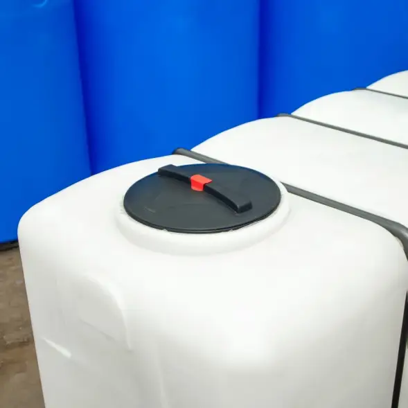 Емкость KR 4000л белая в обрешетке (полный слив)