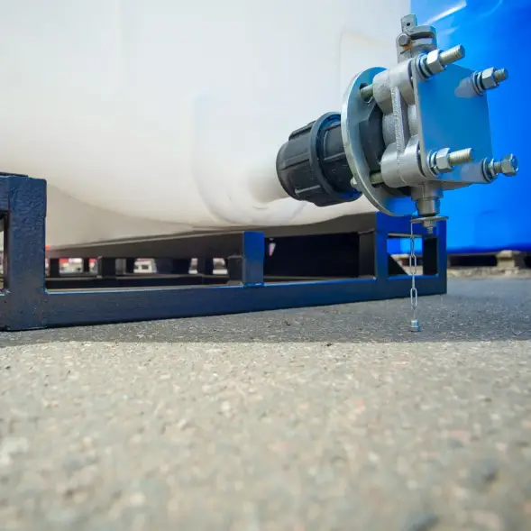 Емкость KR 4000л белая в обрешетке (полный слив)